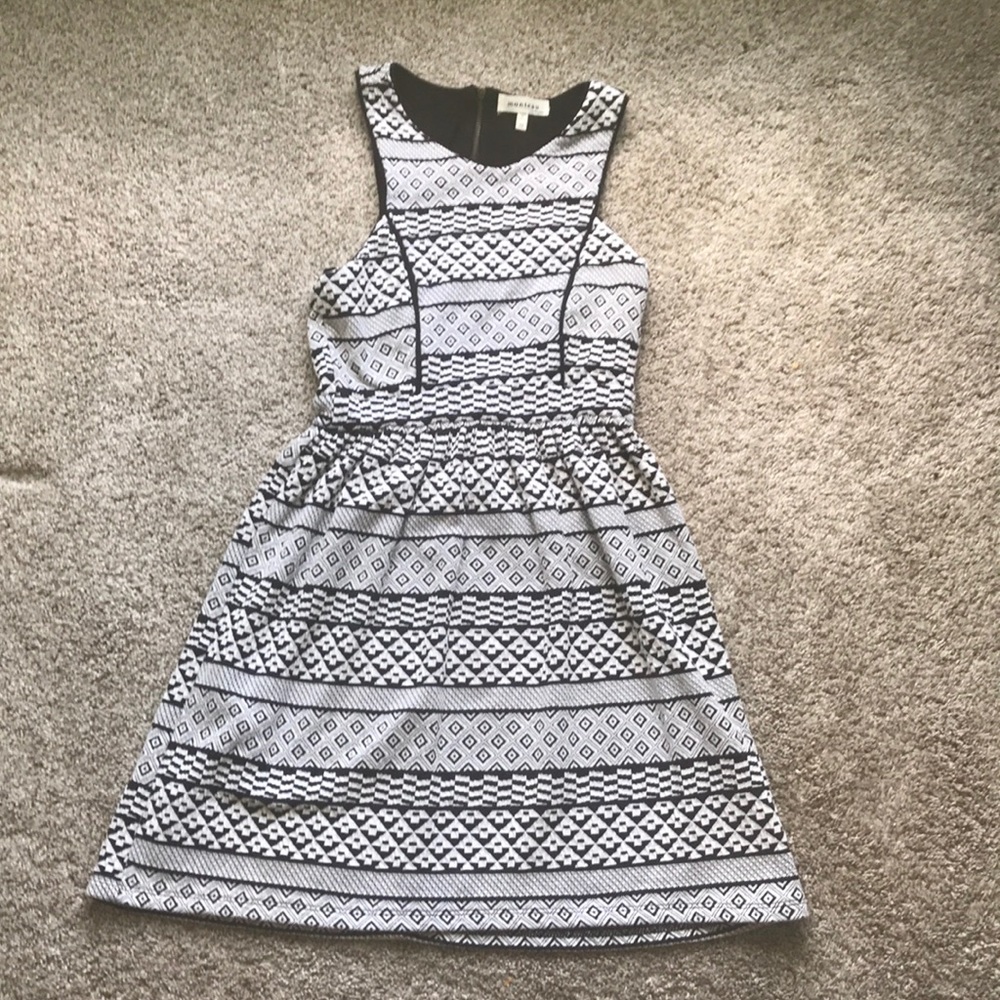Monteau dress size m black and white